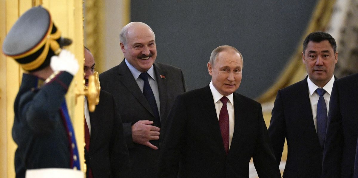 Aleksandr Łukaszenka, Władimir Putin i Sadyr Dżaparow, prezydent Kirgistanu 