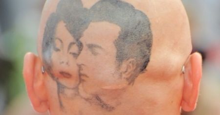 James Franco: Pod czapką kryły się łysa głowa i... tatuaż