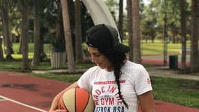 Joanna Jędrzejczyk relaksuje się przed walką. Mistrzyni UFC zagrała w koszykówkę