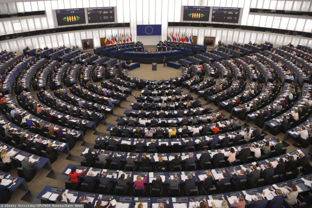 PE zagłosował za rezolucją krytykującą stan praworządności w Polsce