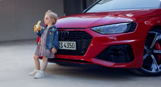 Audi przeprasza za reklamę z dziewczynką z bananem w dłoni. „Ktoś uległ presji i spanikował”