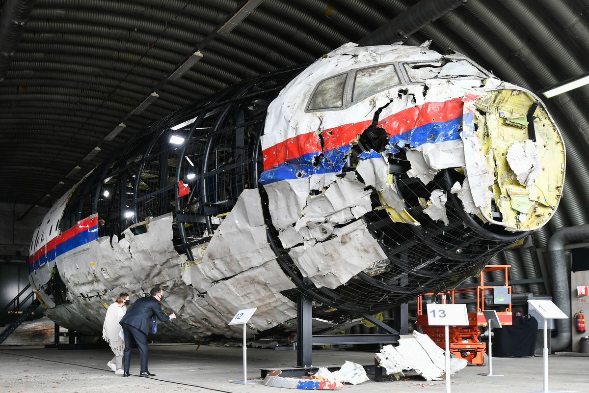 W katastrofie malezyjskiego samolotu MH17 z 2014 r. zginęło 298 osób, które znajdowały się na pokładzie. 