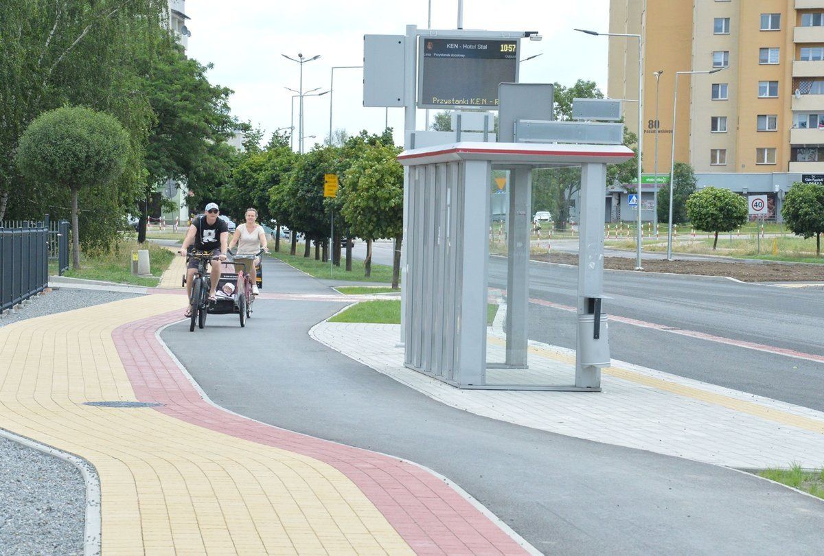 Przebudowana ulica Komisji Edukacji Narodowej w Stalowej Woli