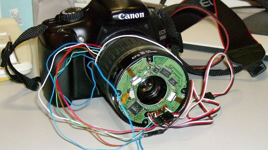 Przerobił kitowe 18-55 na obiektyw makro. Efekt jest zachwycający! 1