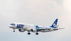 Samolot LOT-u obrandowany Śliwką Nałęczowską wzbił się w powietrze