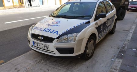 Połowa maltańskiej drogówki w areszcie. Policjanci podejrzani o kradzież paliwa i wyłudzenia