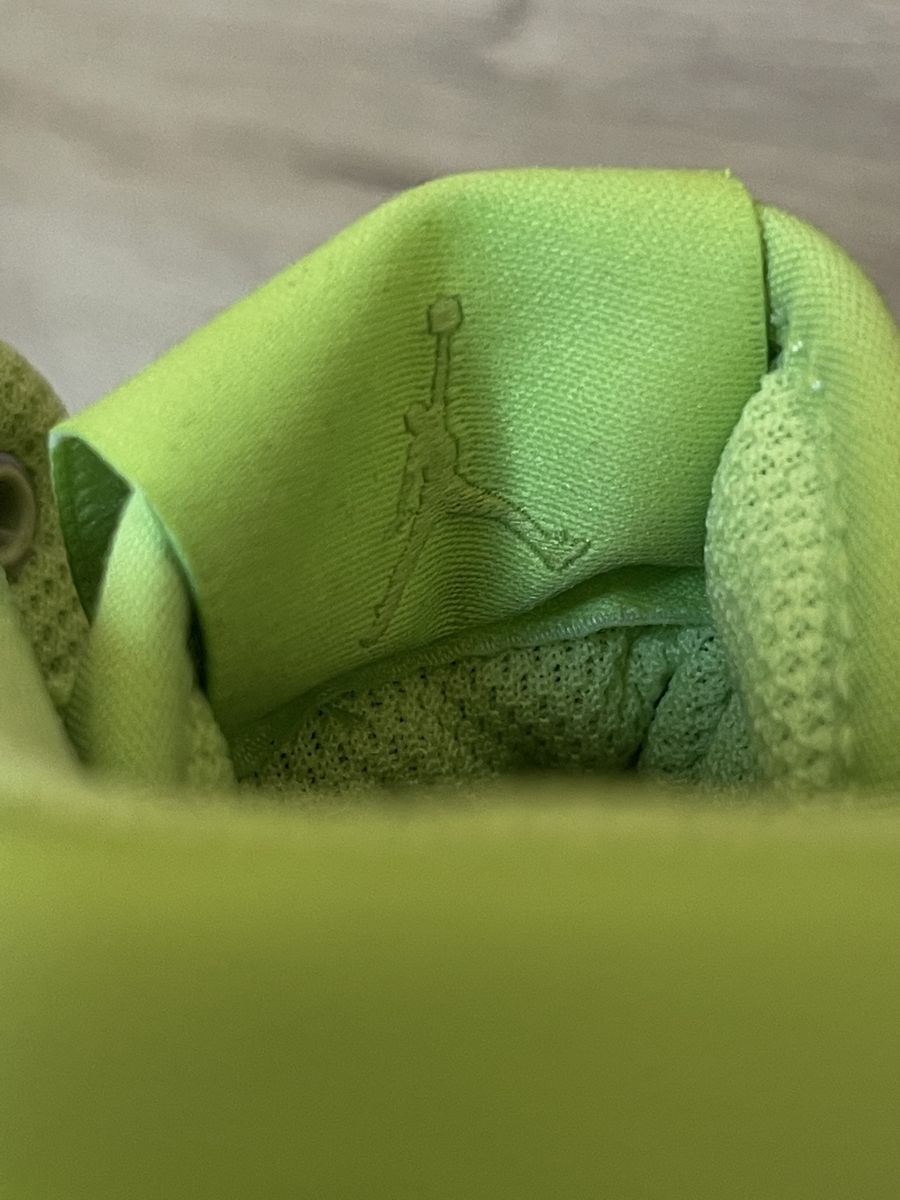 Na zdjęciu: Billie Eilish x Wmns Air Jordan 1 KO 'Volt'