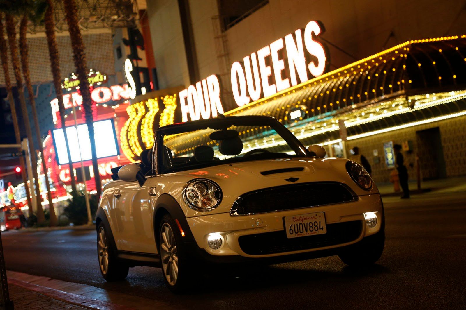 Galeria Mini jako celebracja sprzedaży półmilionowego egzemplarza w USA 193