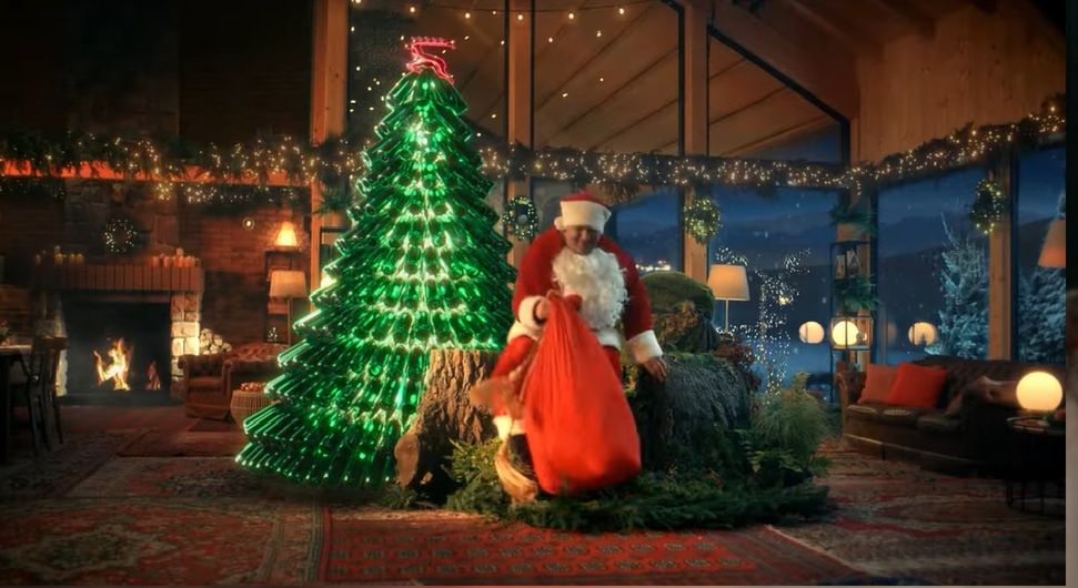 Reklama piwa z Tomaszem Karolakiem oburza widzów 