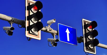 Tyle czeka system, zanim "ustrzeli" kierowcę na czerwonym świetle