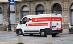 Urna z prochami utknęła na lotnisku. Interweniowała Poczta Polska