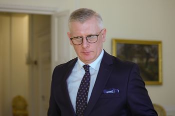 Cenckiewicz wygrywa w NSA. Jest komentarz