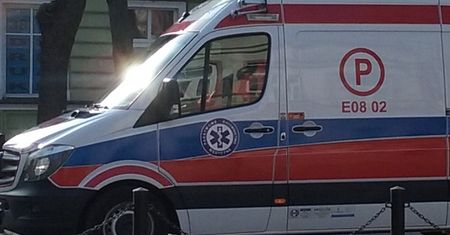 Kierowca wjechał na chodnik. Nie żyje pieszy