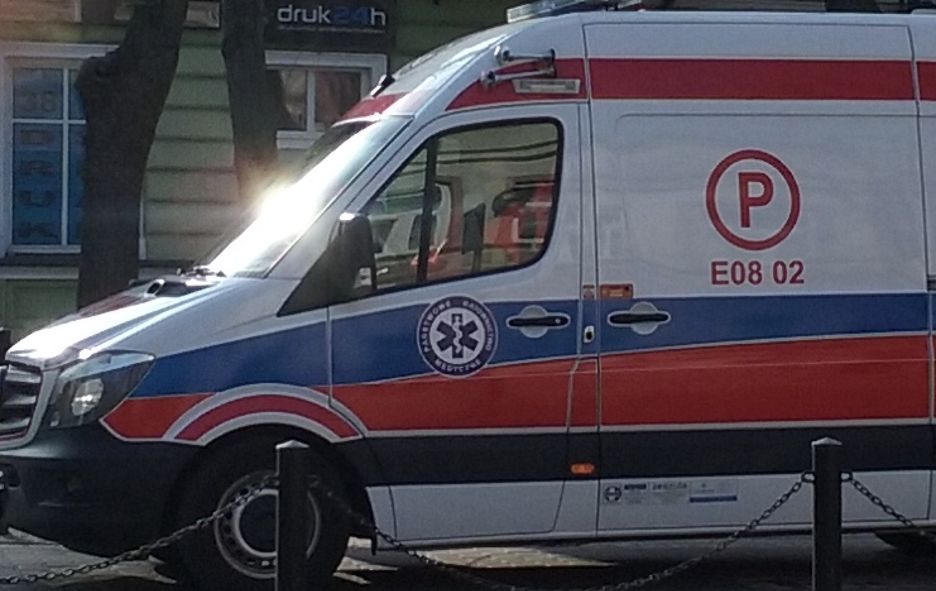 Kierowca wjechał na chodnik. Nie żyje pieszy