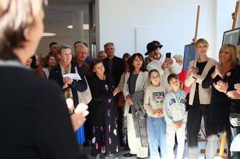 Kielce: 300 lat I Liceum imienia Stefana Żeromskiego. Mnóstwo gości na wernisażu wystawy Żeromszczacy artystycznie - "Uroda życia"