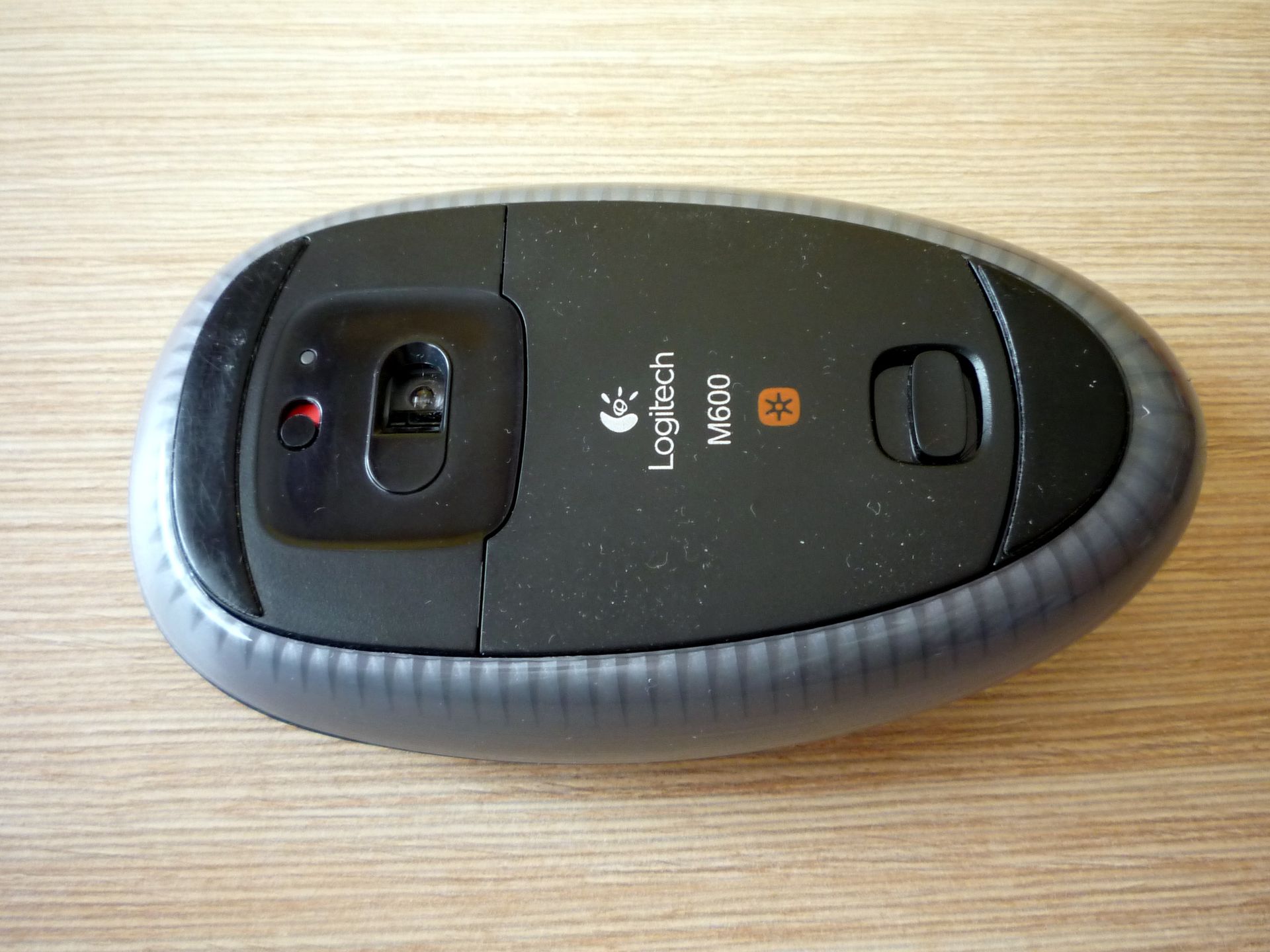 Logitech M600 – stylowa, dotykowa, ale czy wygodna? [test] 4