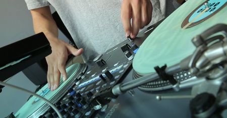 Pomysł na biznes: Szkoła DJ'ingu i produkcji muzycznej