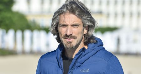 Dowbor ściął włosy. "Żegnajcie długie kudły i broda"