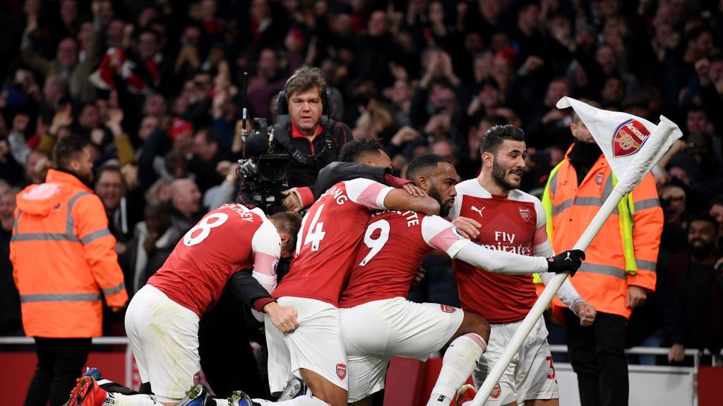 Zdjęcie okładkowe artykułu: Getty Images / Shaun Botterill / Na zdjęciu: radość piłkarzy Arsenalu