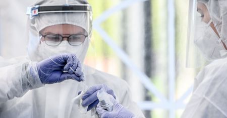 Koronawirus w Polsce. Prokuratura bada czy do szpitala w Pleszewie trafili zarażeni pacjenci z innej placówki