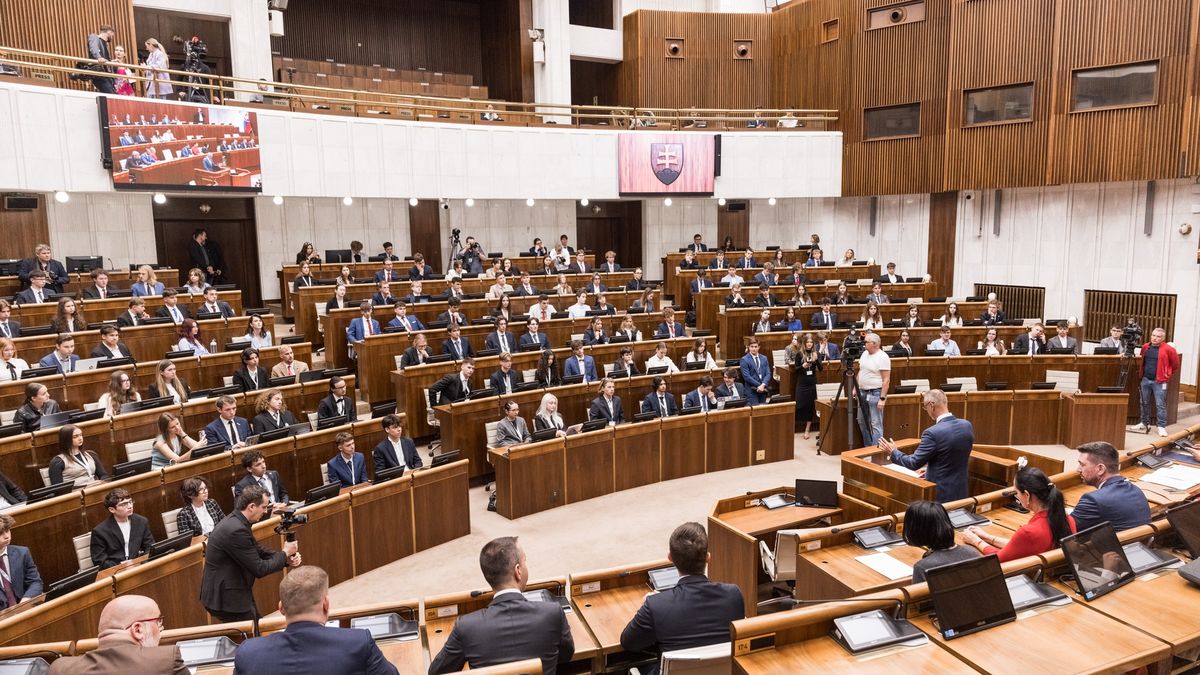 Słowacki parlament przyjął uchwałę przeciwko nowym sankcjom wobec Rosji [zdj. ilustracyjne] 