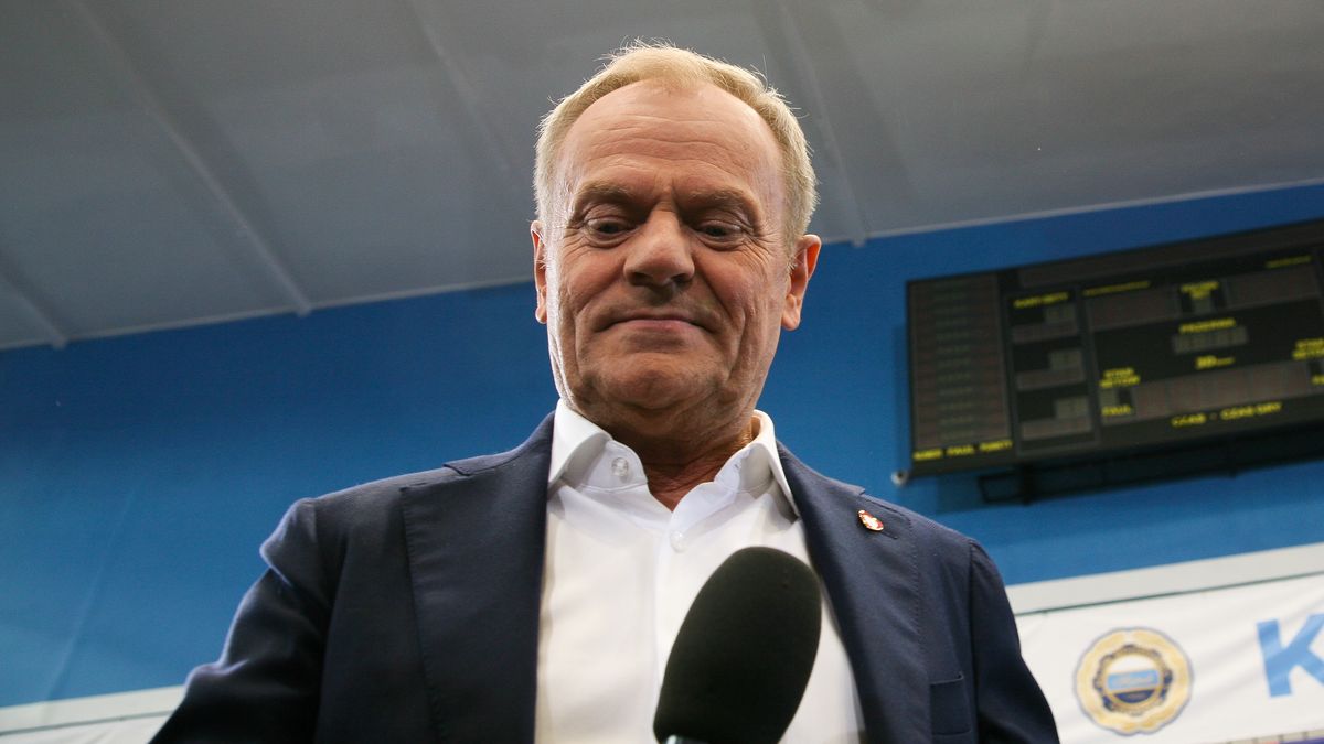 Prime Minister Donald Tusk is meeting with the candidate for the President of the City of Krakow, Aleksander Miszalski, in the Hutnik Hall in Krakow, Poland, on April 3, 2024. As part of the election campaign, ahead of the local elections, they are holding an open meeting where Prime Minister Donald Tusk is showing his support for Aleksander Miszalski's candidacy for the presidency of Krakow. They are discussing the importance of the upcoming elections. (Photo by Klaudia Radecka/NurPhoto via Getty Images)