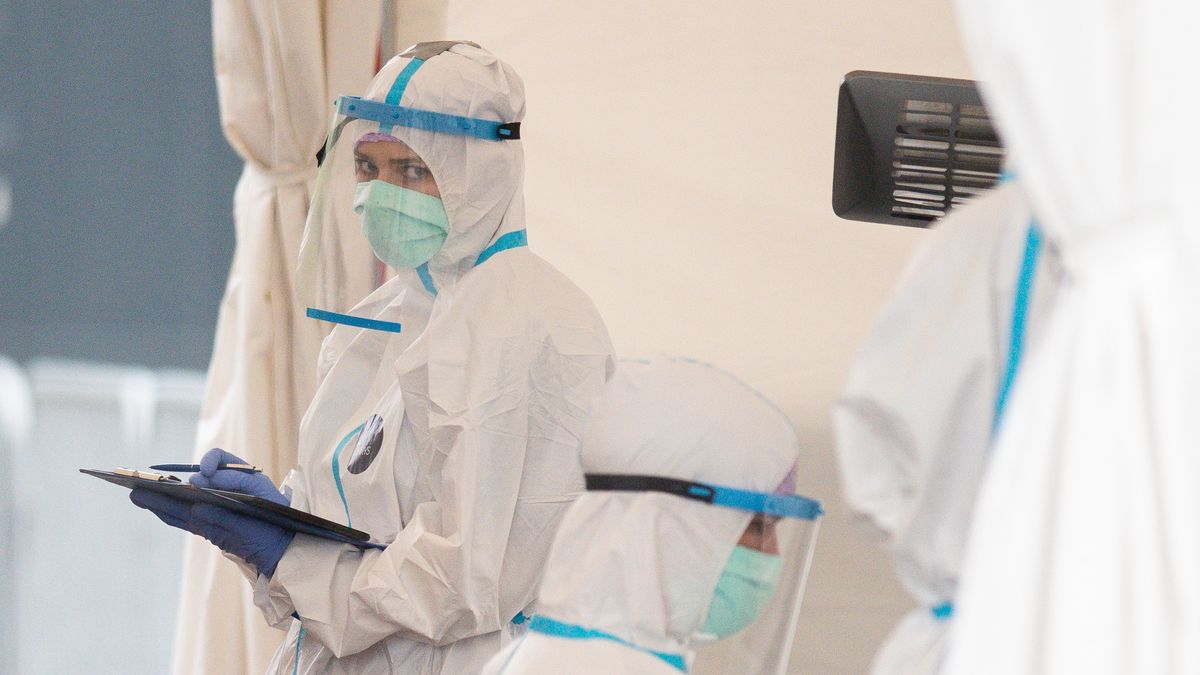 Naukowcy ostrzegają przed nową mutacją COVID-19