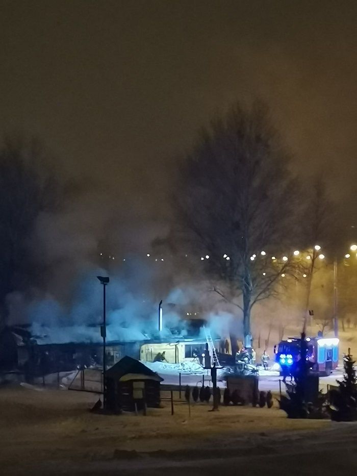 Pożar restauracji Karczma pod strzechą "U Braci Mazur" przy ul. Zana w Lublinie | fot. czytelnik Jan