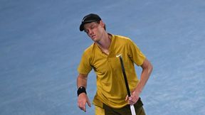 Jannik Sinner cierpiał na korcie. Uratowała go przerwa