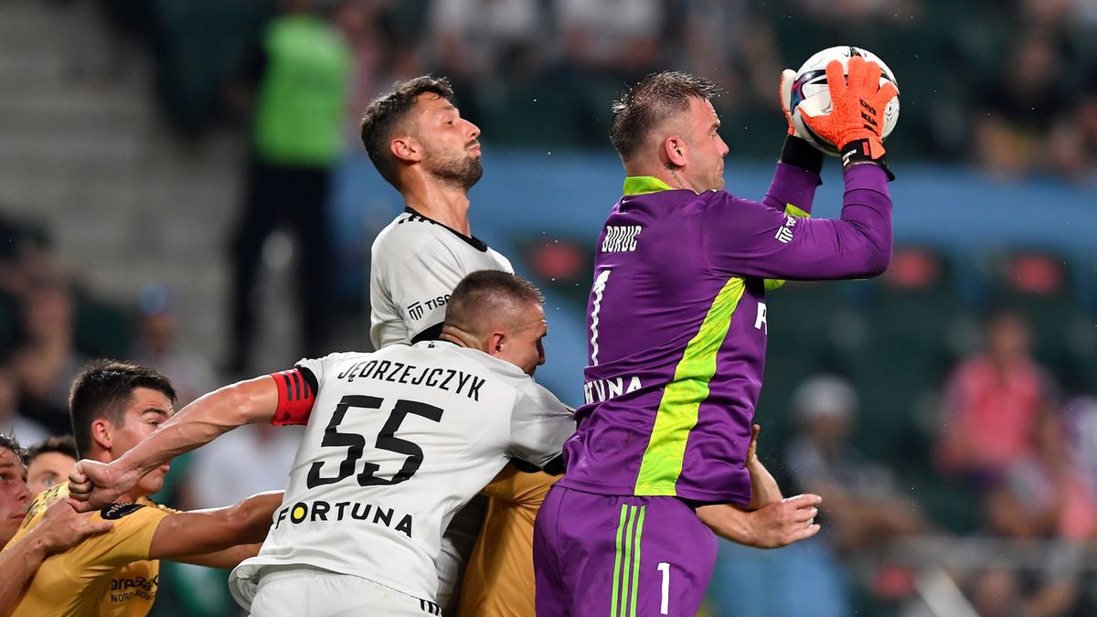 PAP / Piotr Nowak / Na zdjęciu od lewej: Artur Jędrzejczyk, Mateusz Wieteska i Artur Boruc