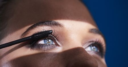 Make-up na sylwestra. Makijażystka poleca jeden trend