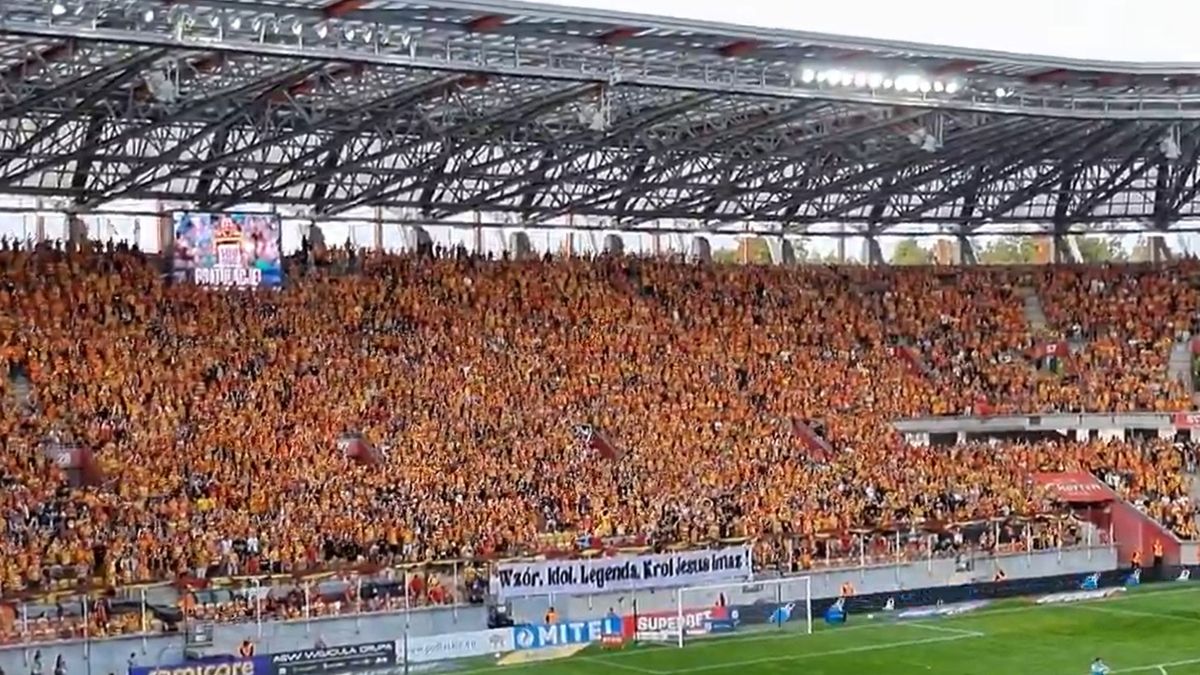 Twitter / Kuba Cimoszko / Transparent na cześć Imaza