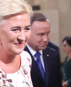 Róż od stóp do głów. Agata Duda przywitała prezydenta Włoch