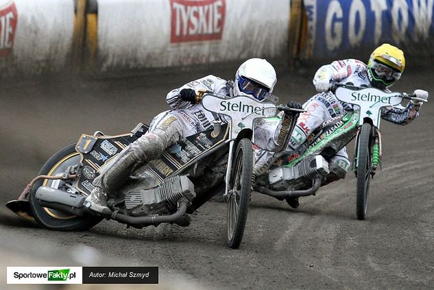 Duńczyk (kask biały) liczy na regularne występy w polskiej lidze