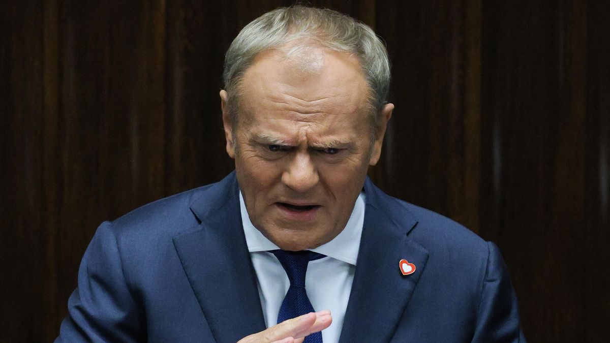 Donald Tusk
Warszawa, 11.06.2025. Premier Donald Tusk przemawia na sali obrad Sejmu w Warszawie, 11 bm. Premier Tusk przedstawia w Sejmie wniosek o wotum zaufania dla rz�du. Po jego wyst�pieniu odb�dzie si� debata. G�osowanie nad wotum przewidziano na godz. 14. (rg/mgut) PAP/Rafa� Guz
Rafa� Guz
10, 10., Donalda Tuska, gest, kadencja, kadencji, mina, obrad, plenarna, portret, posiedzenie, rz�d, sala, sala obrad, sala plenarna, sejm, sejmu, wotum zaufania, wyst�pienie