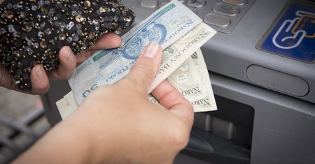 Zwrot nadpłaty PIT i VAT. MF: dzięki usłudze AUTO ZWROT możliwy w kilka dni