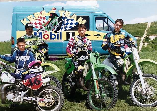 Kępa MX Team (Kuba drugi od prawej)