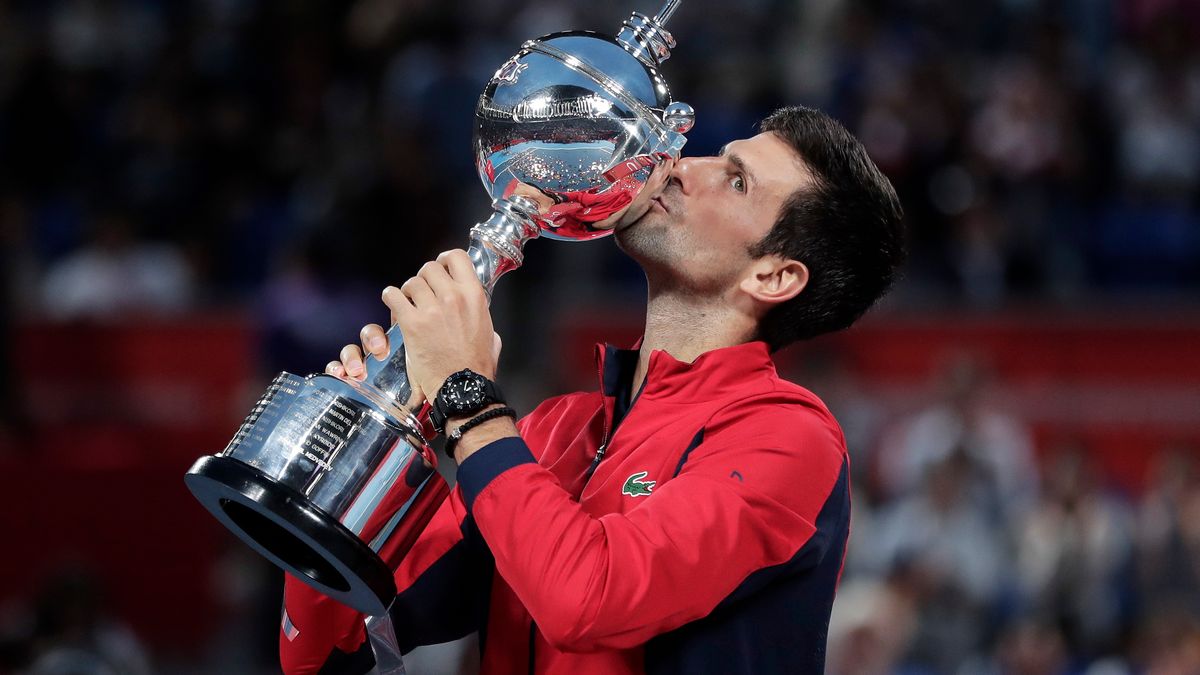 PAP/EPA / KIYOSHI OTA / Na zdjęciu: Novak Djoković, mistrz Rakuten Japan Open Tennis Championships 2019