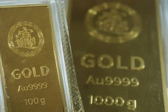 Cena złota poniżej progu 4900 dol. Pierwszy raz od połowy lutego