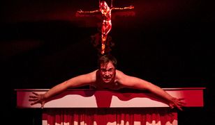 Zakonnik uwodził i gwałcił. O jego sekcie powstał spektakl