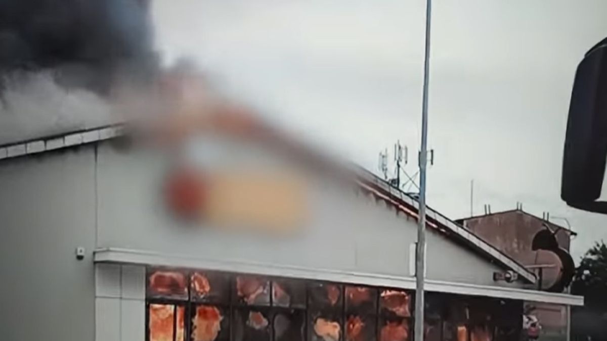 Kto podpalił Biedronkę w Słupsku? Winowajcy nie skończyli nawet 13 lat