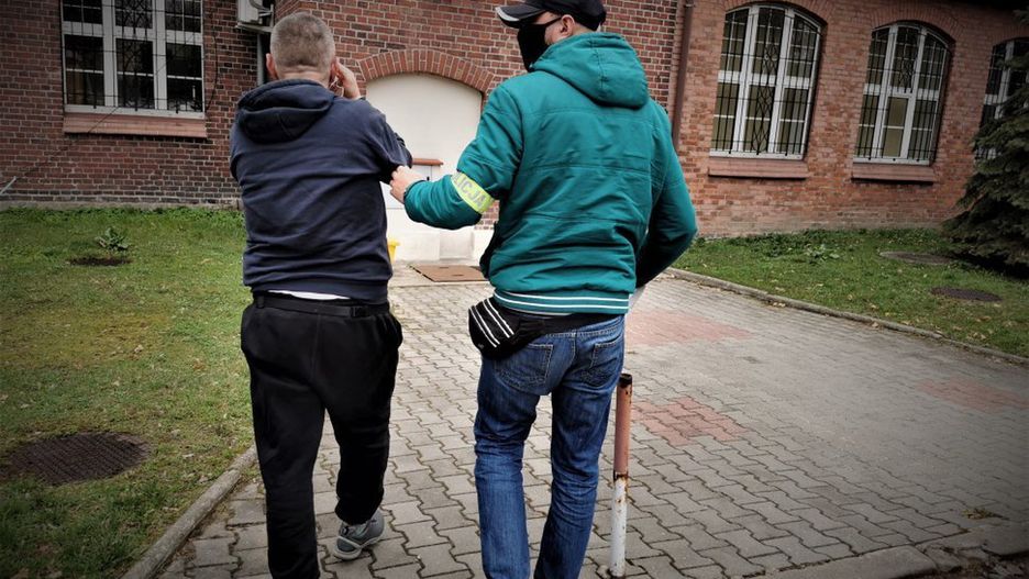 Mikołów. 42-latek odpowie za posiadanie i rozprowadzanie narkotyków.