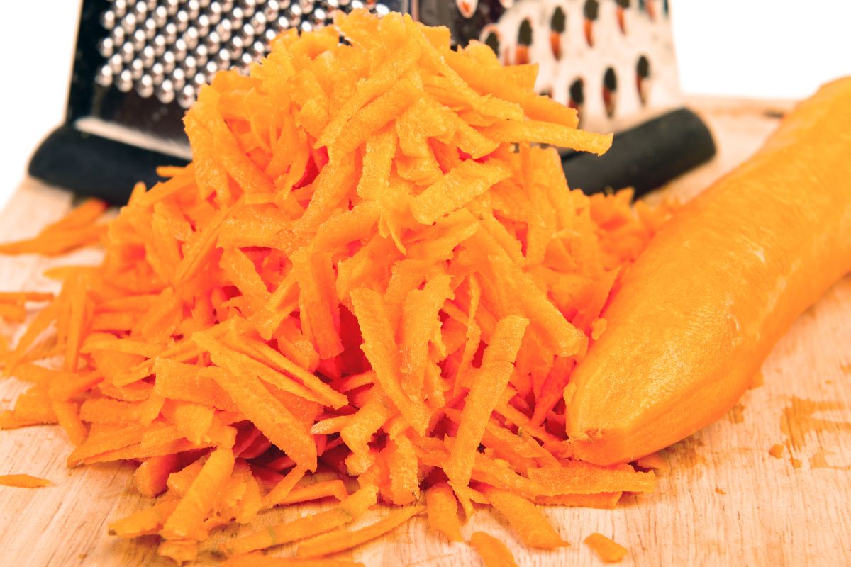 Carrot salad - which grater holes do you use?