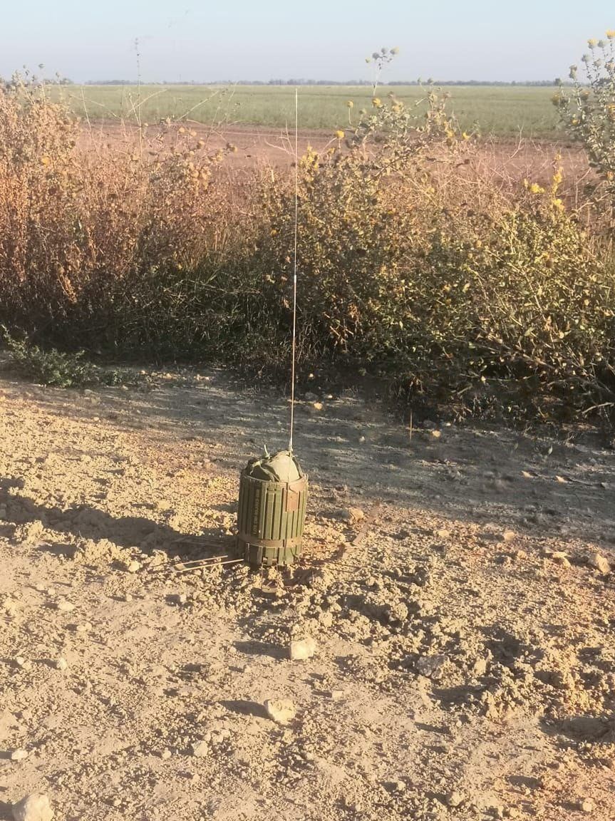 Niemiecka mina przeciwpancerna AT-2 rozstawiona za pomocą rakiety AT2 SCATMIN.