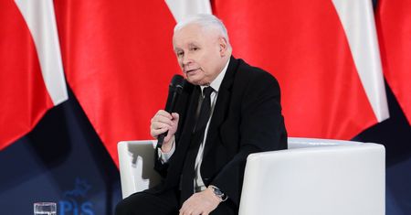 Kto "chroni" TVN? Kaczyński przyznał to wprost
