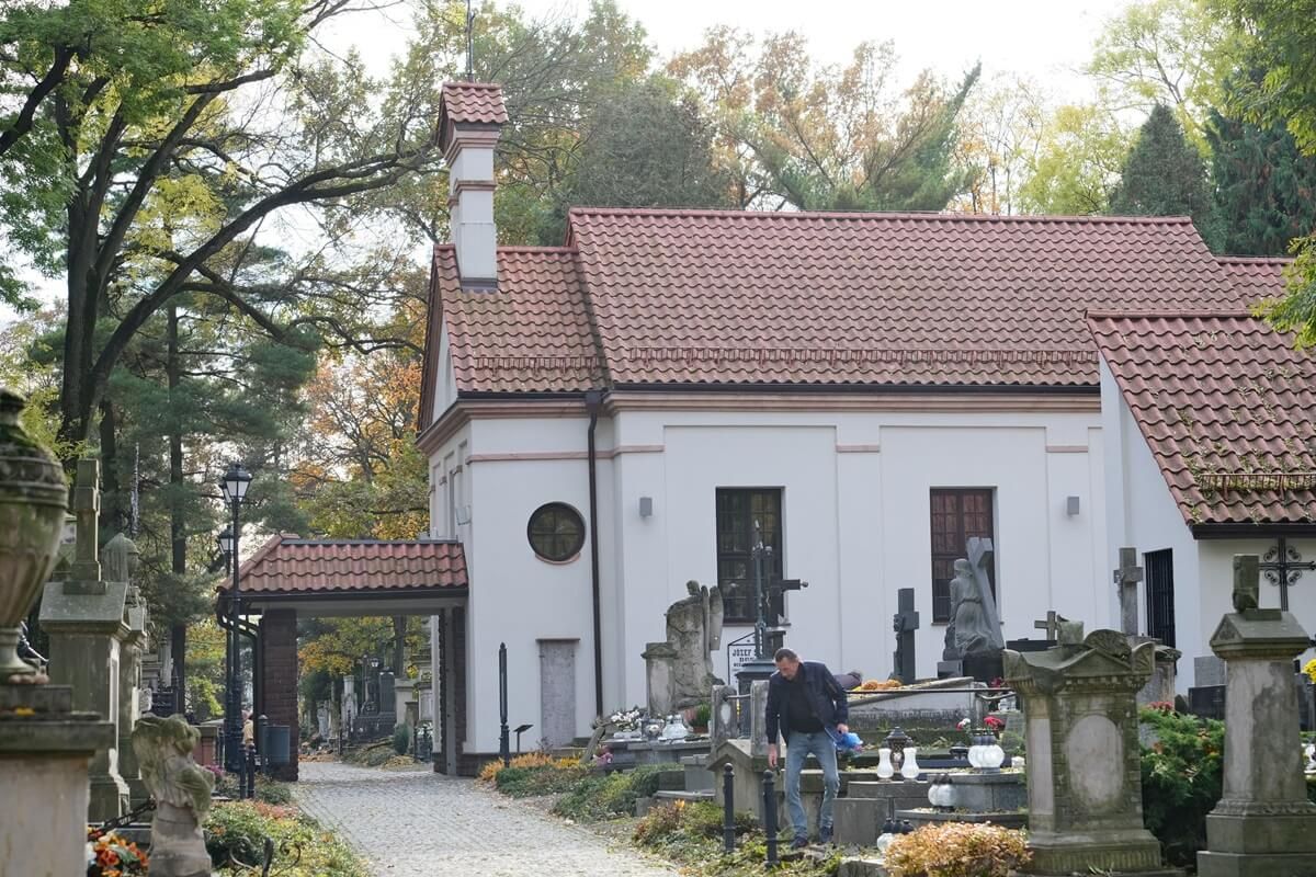 Msze i procesje 1 listopada na cmentarzach w Lublinie i okolicy. Gdzie pojawią się biskupi?