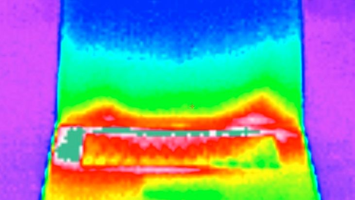 2kg gorącej szarlotki – czy MacBook Alu to dodatkowe ogrzewanie? 1