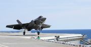 Tonący F-35C. W sieci pojawiło zastanawiające zdjęcie