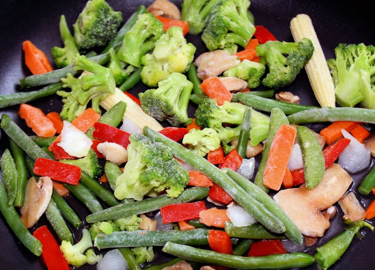 Warzywa na patelnię - mrożone czy domowej roboty?