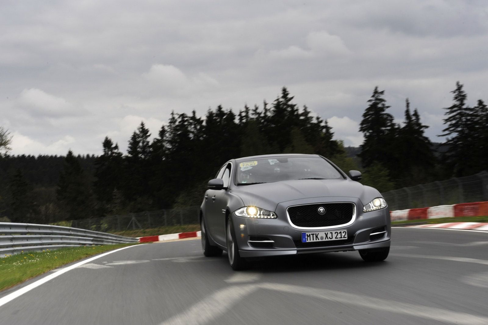 Jaguara XJ Supersport jako Ring-Taxi
